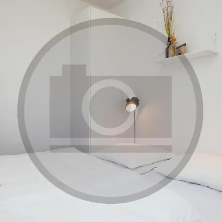 Gorgeous In With Jacuzzi Holiday home *