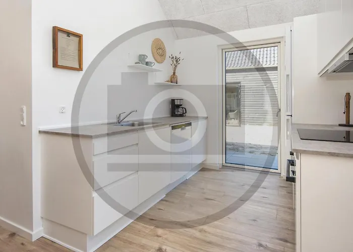 4 Bedroom Pet Friendly In *